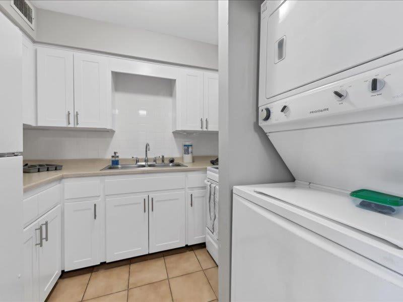 Designed And Cozy 1Br With Parking Near Stores Apartment Tampa Luaran gambar